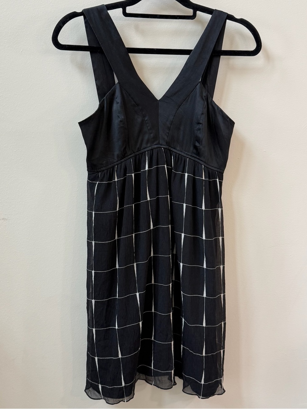 Express Silk Black Windowpane V-Neck Sundress Size Small Vintage